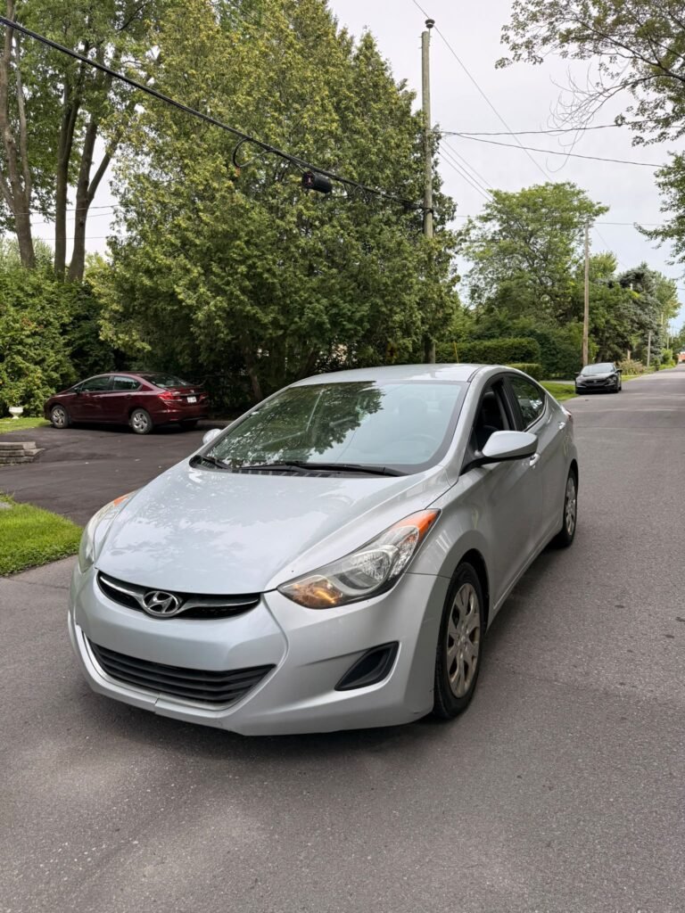 2013 Hyundai Elantra GL Argent d’occasion à vendre — Auto Bano Montréal